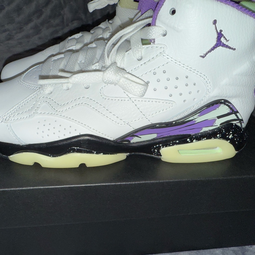 Jordan Mvp Summit White With Black Raspberry Highlights